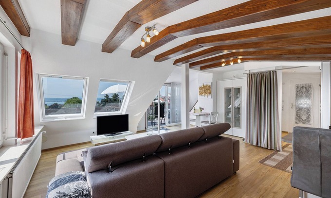 Meersburg Apartment | Apartment 'Seeblick' with balcony, mountain and lake view