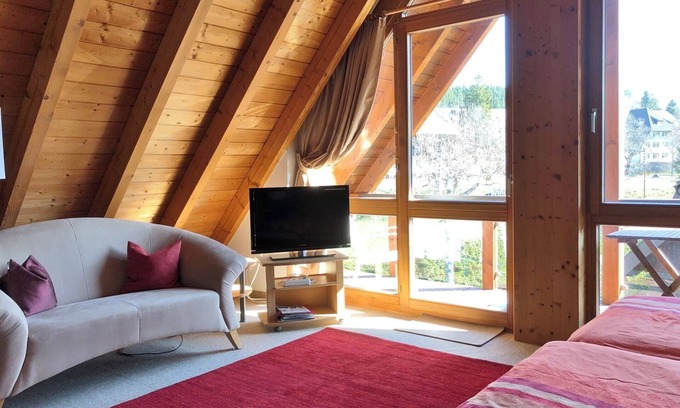 Hinterzarten Apartment | Apartment 'Studio – With Balcony 40 sqm' with Mountain View, Shared Terrace and Wi-Fi