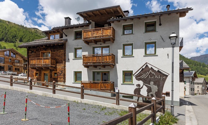 San Rocco Apartment | Apartment 'Sun Mountain Planet Suite House' with Mountain View, Wi-Fi & Balcony