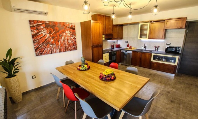 Vrvari Apartment | Apartment Tina with Jacuzzi