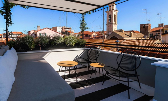 Albenga Apartment | Apartment 'Torri e Tramonti' with Private Terrace and Air Conditioning