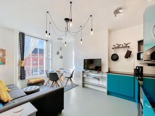 Gloucester Apartment | Apartment Two - Uk48496