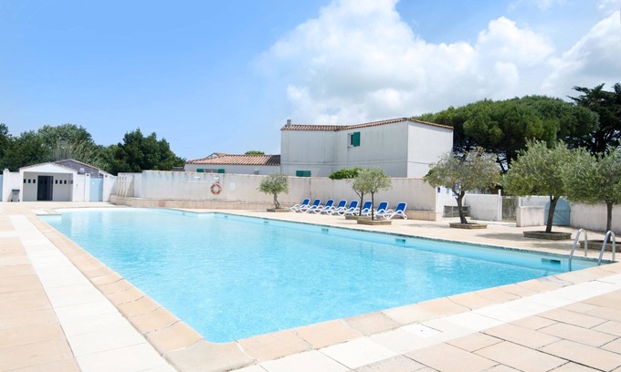 La Flotte Apartment | Apartment VALENE with swimming pool access