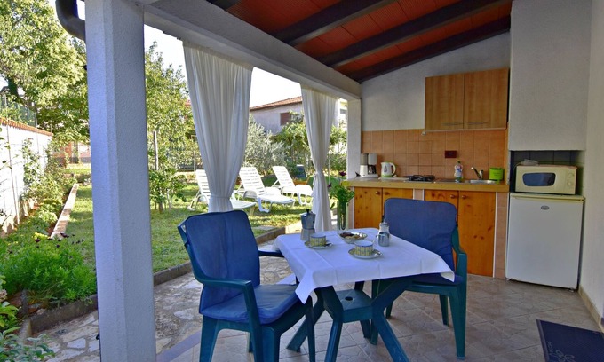 Umag Apartment | Apartment Vedrana4 Umag near the sea WiFi parking garden trolleys