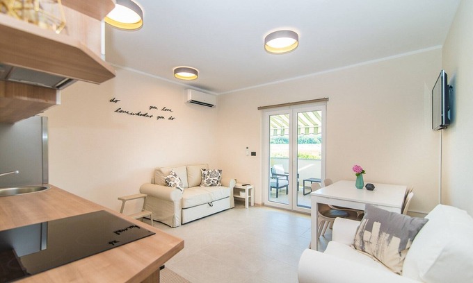 Vrvari Apartment | Apartment Vet-Centar No.1 with Balcony