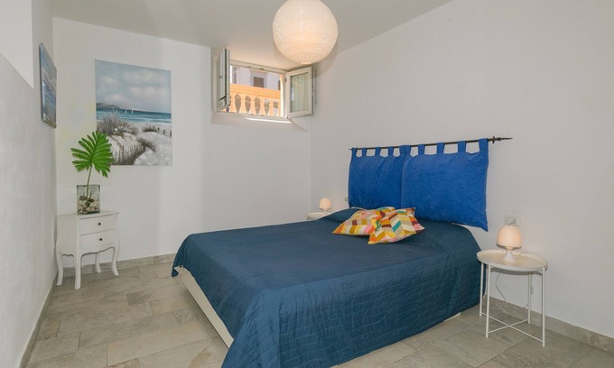 San Vincenzo Apartment | Apartment 'Villa Corallo - Agata' with Shared Garden, Wi-Fi and Air Conditioning