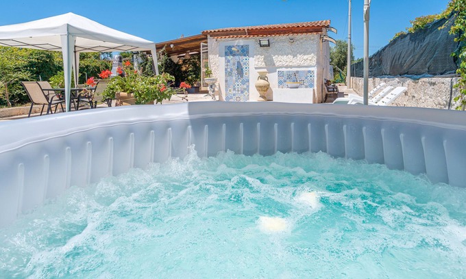 Noto Marina Apartment | Apartment 'Villa Dünya Ospitalità Siciliana' with Private Pool, Terrace and Air Conditioning