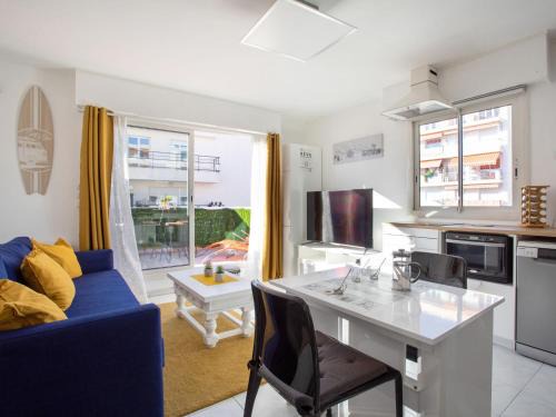 Cros-de-Cagnes Apartment | Apartment Villa Emeraude by Interhome