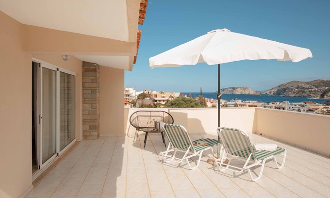 Agia Pelagia Apartment | Apartment 'Villa Melenia 2' with Sea View, Wi-Fi and Air Conditioning