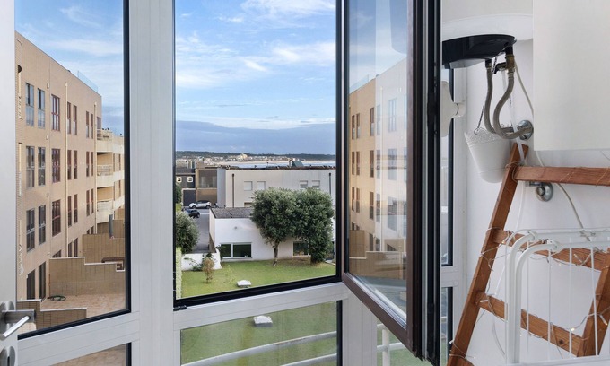 Vila do Conde Apartment | Apartment 'Vista Sobre O Mar - Vila Do Conde' with Sea View and Wi-Fi