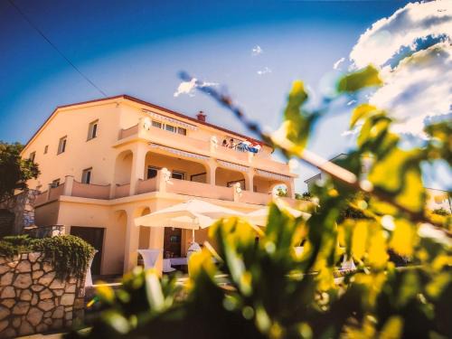 Klenovica Apartment | Apartment Viveniti