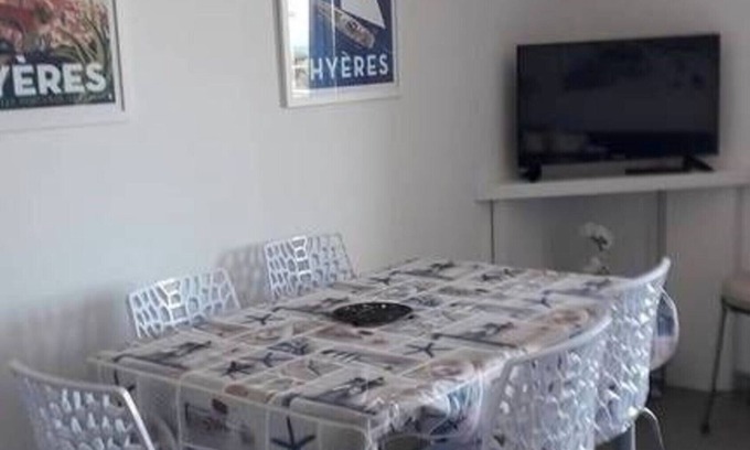 Giens Apartment | Apartment 'Vue Mer' with Sea View
