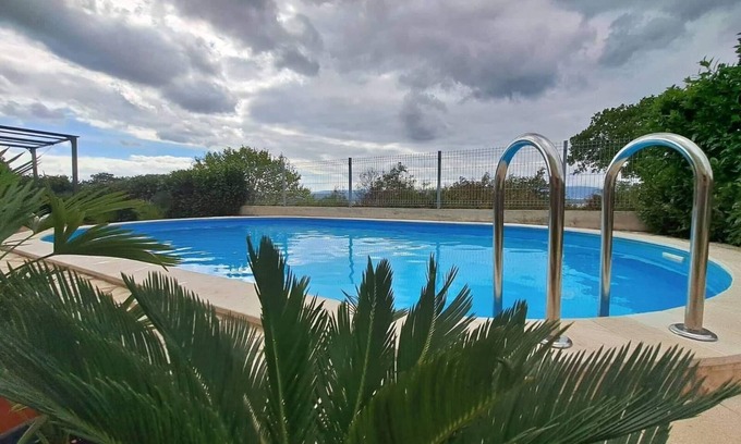 Sveti Vid-Miholjice House | Apartment with terrace