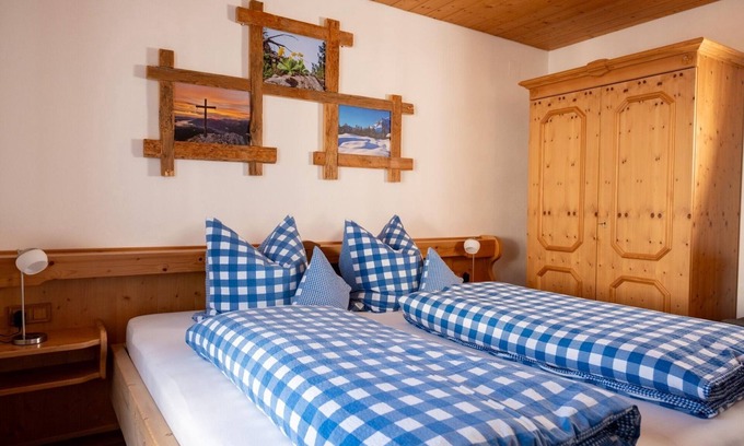 Mittenwald Apartment | Apartment 'Wetterstein' with Mountain View, Balcony and Wi-Fi