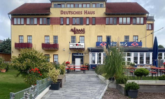 Ostseebad Wustrow Apartment | Apartment with balcony and Bodden view directly at the harbor of Wustrow