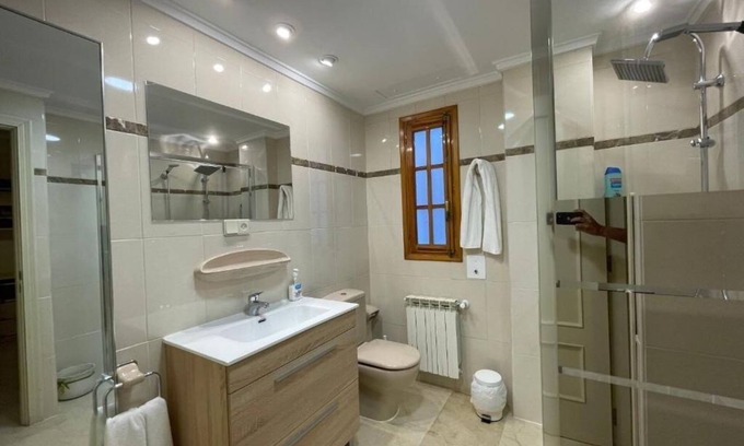 Requena Apartment | Apartment with Balcony Varone - City View Apartments near Circuito Cheste