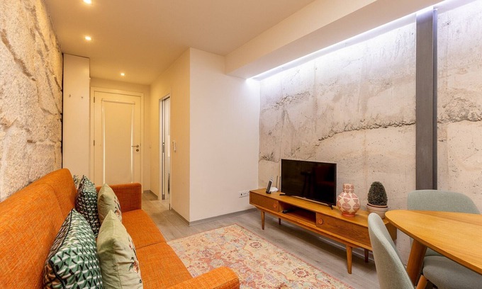 Sao Nicolau Apartment | Apartment with Balcony for 4 Guests
