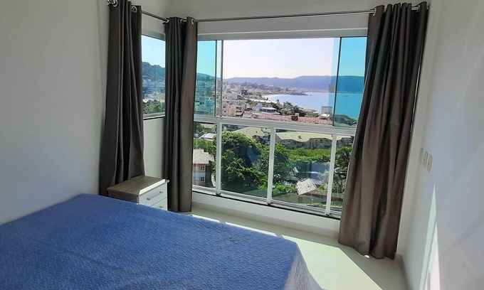 Centro Apartment | Apartment with beautiful sea view in Bombinhas