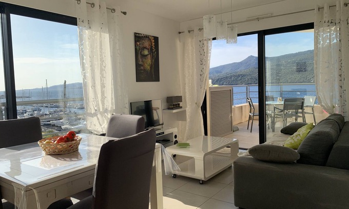 Propriano Apartment | Apartment with direct beach access, sleeps 4, air-conditioned, car park