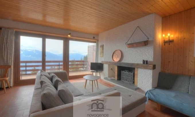 Anzere Apartment | Apartment with entrance corridor, 1 bedroom with 2 single beds, 1 bedroom with 2 bunk beds, 1 bathro