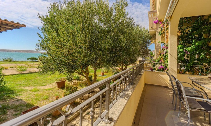Vidalici Apartment | Apartment with sea view, directly at the beach, beach chairs