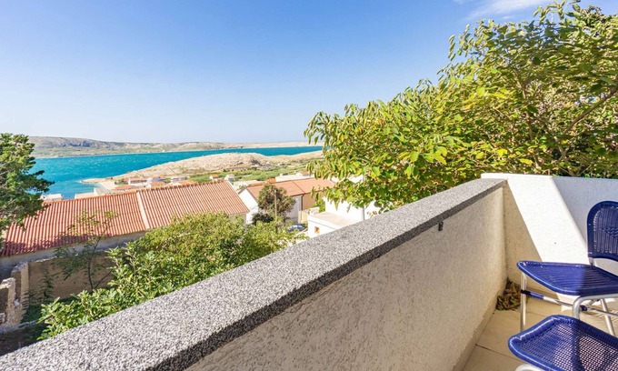 Zubovici Apartment | Apartment with sea view and pool