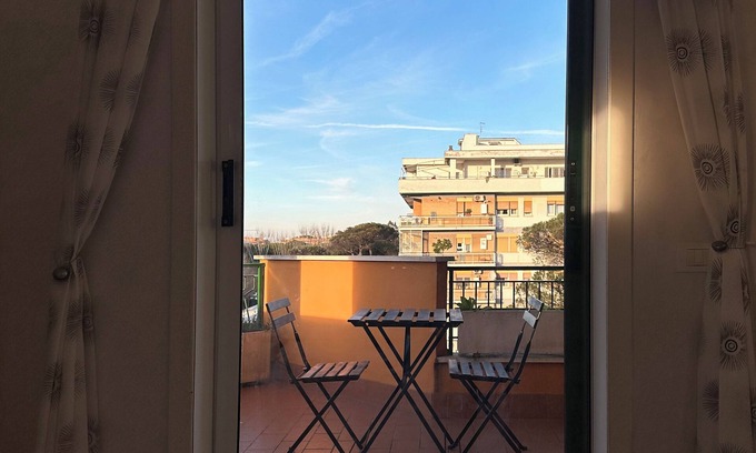 Quartiere XXXIV Lido di Ostia Levante Apartment | Apartment with terrace, close to the beach and the historic center of Ostia.