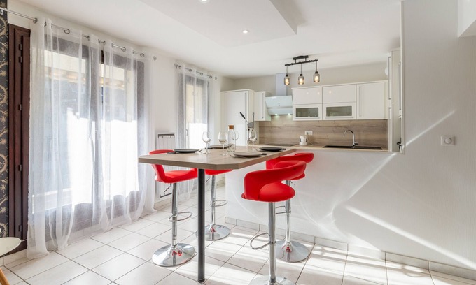 Annecy-le-Vieux Apartment | Apartment with terrace close to Lake Annecy and all amenities