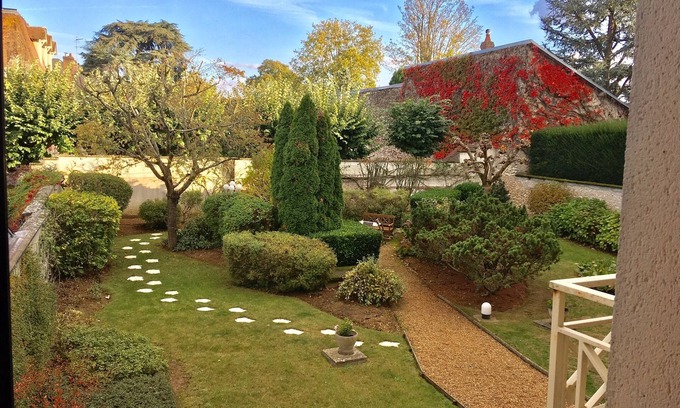 Chartres Apartment | Apartment with terrace and garage in the center of Chartres.