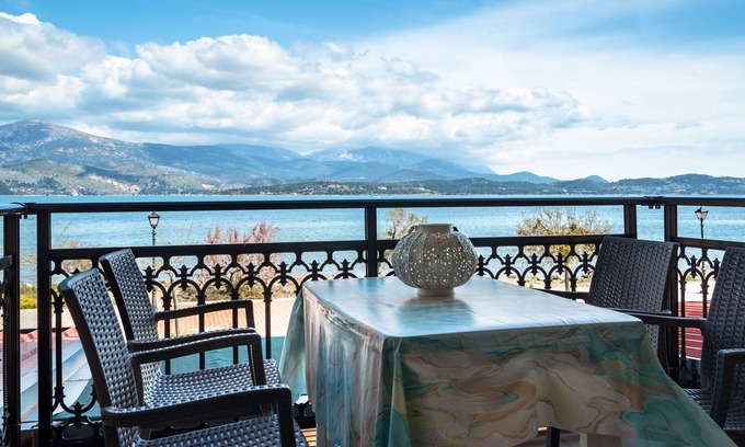 Lixouri Apartment | Apartment "Zois 1" with Sea View, Garden & Wi-Fi