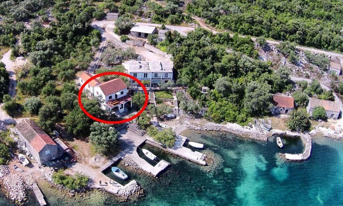 Putnikovic Apartment | Apartments by the sea Zuronja, Peljesac - 10134