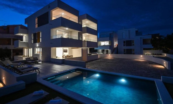 Zrce Apartment | Apartments for 10 with Pool