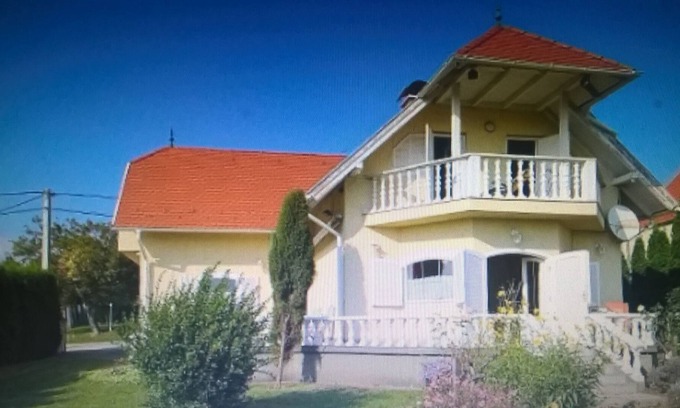 Cserszegtomaj Villa | Apartments for 4 people with a view of Lake Balaton