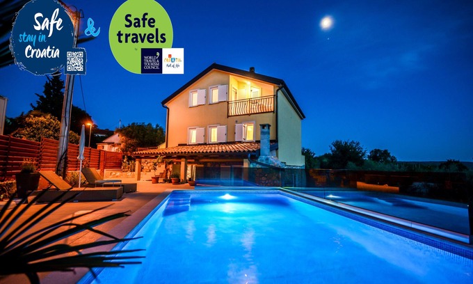 Malinska-Dubasnica Apartment | apartments Juros Sveti Vid 2 with pool