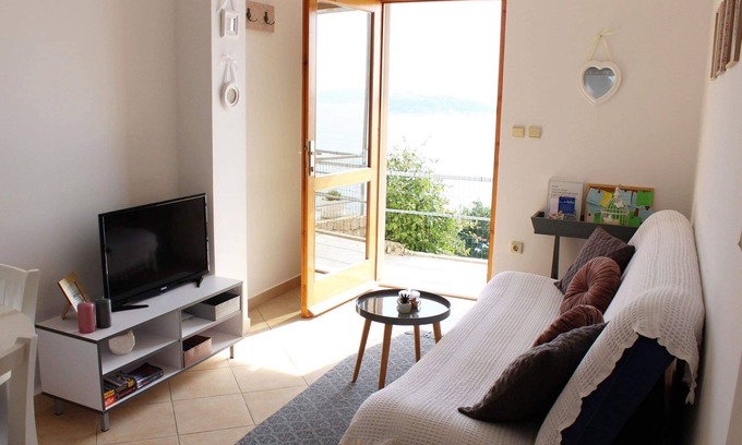 Lozica Apartment | Apartments Lovro - One Bedroom Apartment with Terrace and Sea View (2)