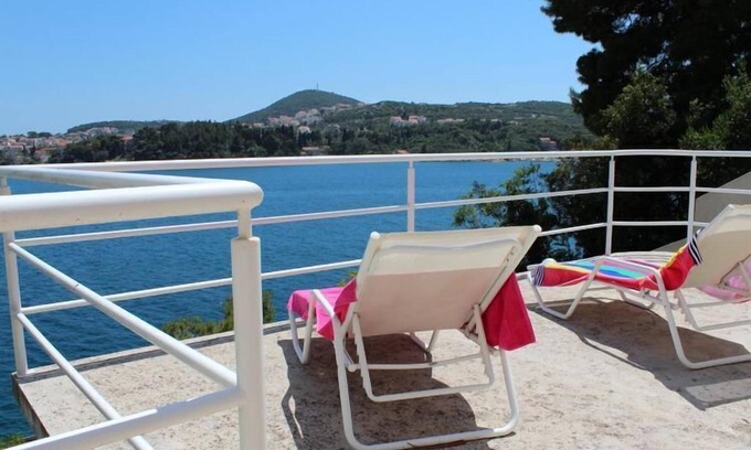 Lozica Apartment | Apartments Lozica - Comfort Studio Apartment with Terrace and Sea View