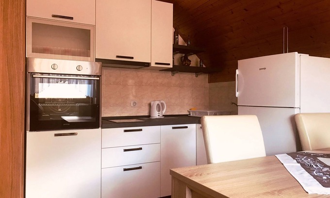 Catrnja Apartment | Apartments Renata (80671-A2) - Smoljanac