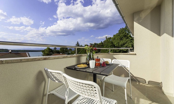 Soline Apartment | Apartments Sucic 2 (49854-A4) - Soline - island Krk