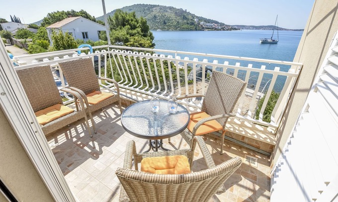 Podglavica Apartment | Apartments Silvana (23221-A4) - Rogoznica