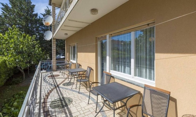 Selce Apartment | Apartments Tara (66481-A1) - Selce (Crikvenica)
