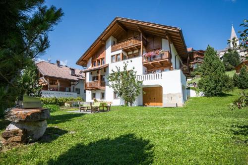 San Genesio Apartment | Apartments Tino