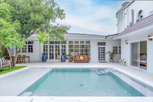 Old City Villa | APHRODITE POOL VILLA - Old City I 7 Bed Rooms I Daily Housekeeping