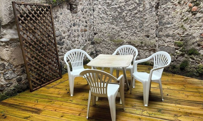 Aurillac Apartment | App 32m² with terrace, sleeps 4, wifi