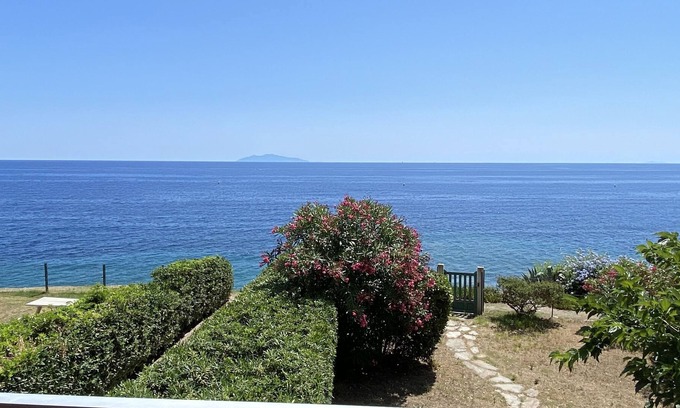 Ville-di-Pietrabugno Apartment | Appartement Avec Terrasse à 50 Mètres de la mer