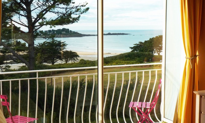 Plestin-les-Greves Apartment | App. Les Roches d'Argent-Sea View, Beaches, Heated Indoor Pool.