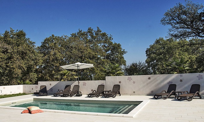 Buzinija Apartment | APP1 Romantic villa with pool - 5 min from the beach!