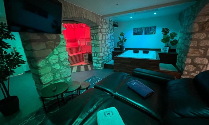 Hincmar Apartment | Appart Spa Privatif