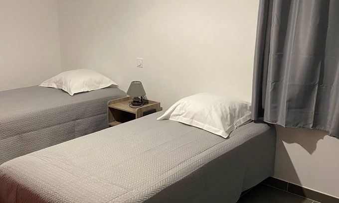 Bastia Apartment | Appart T3 -01(étage1) en campagne, piscine, confort, (1GL/2Plits)