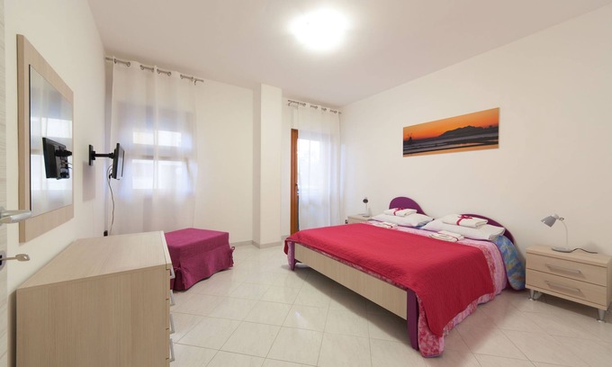 Trapani Apartment | AppartamentitrapaniDueC Red Apartment X3