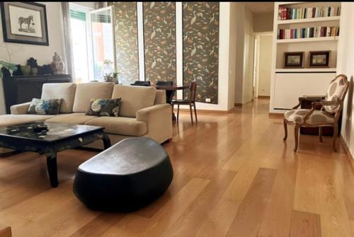 Quartiere XVII Trieste Apartment | Appartamento Coppedè